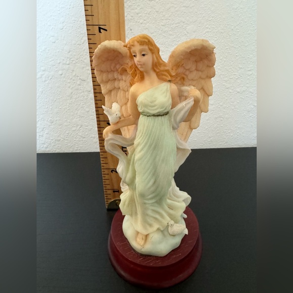 Vintage Montefiori Collection Italy Resin figurine Seraphim Angel Classics. - Picture 6 of 7